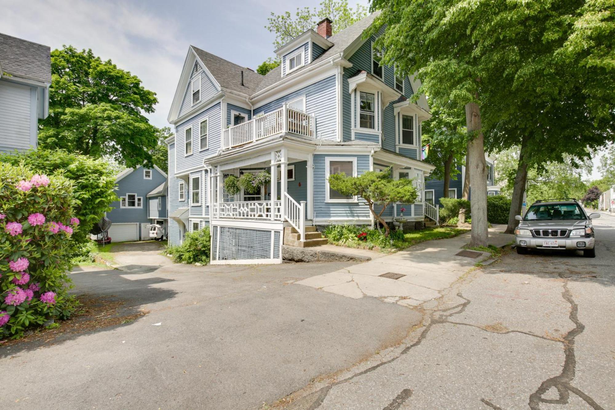 Quaint Beverly Townhome Walk To Beach And Downtown! Exterior photo