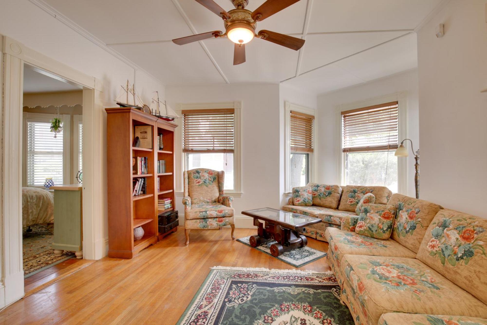 Quaint Beverly Townhome Walk To Beach And Downtown! Exterior photo